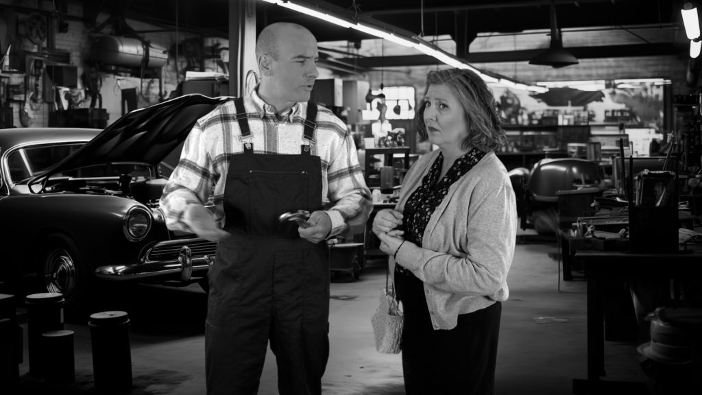 3 THE LAST MAN SITTING ON EARTH - Frame 2